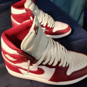 Air Jordan 1 Retro High OG "Team Red" sneakers